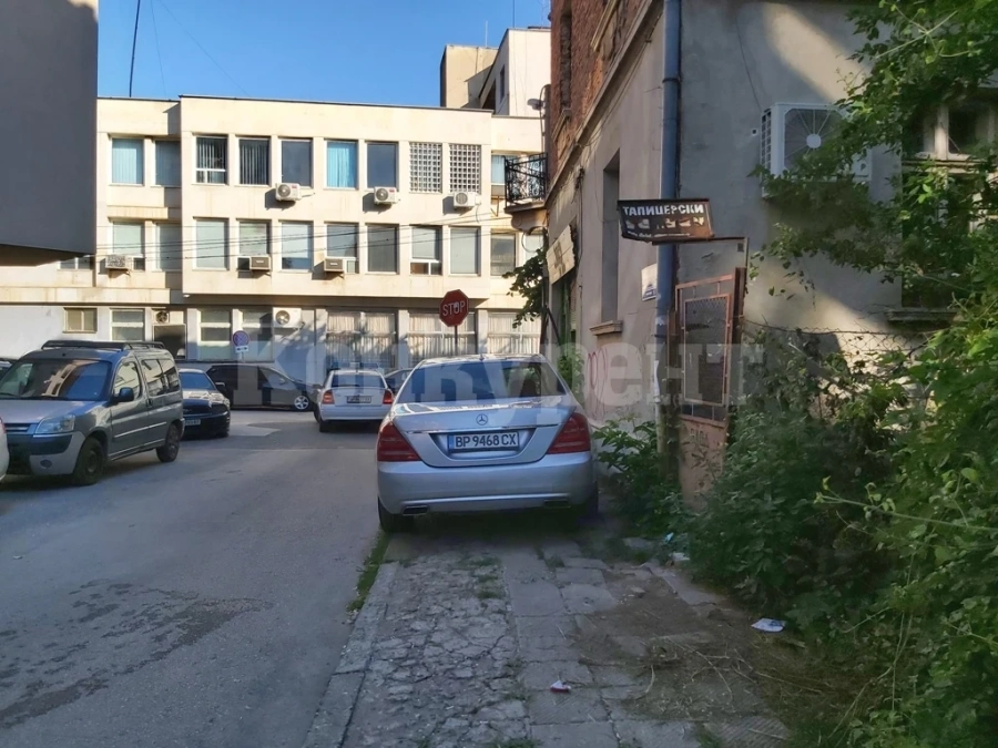 Да паркираш по врачански СНИМКИ