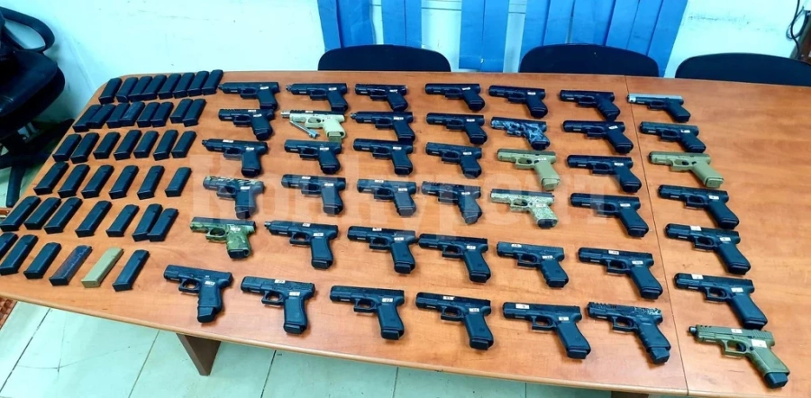 Израелската армия конфискува голямо количество оръжия