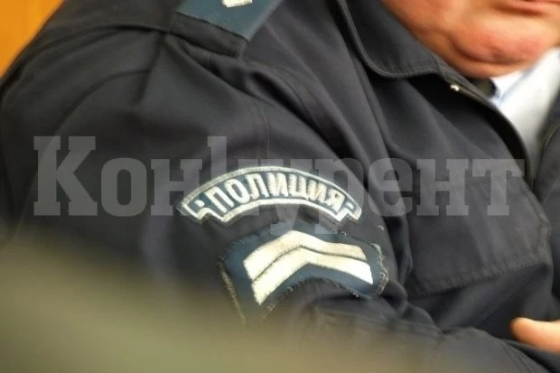 Мъж зашлеви шамар на заместник-председател на СИК