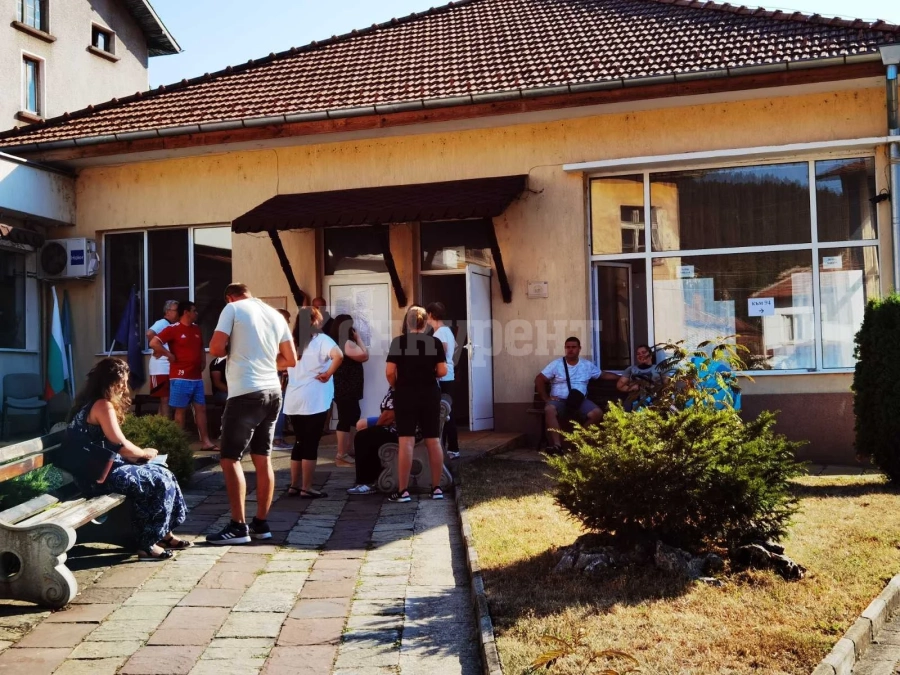 Коалиция ГЕРБ-СДС Враца изпрати сигнал до ЦИК и РИК-Враца за преминаване към гласуване с хартиени бюлетини в 95 СИК, с. Згориград