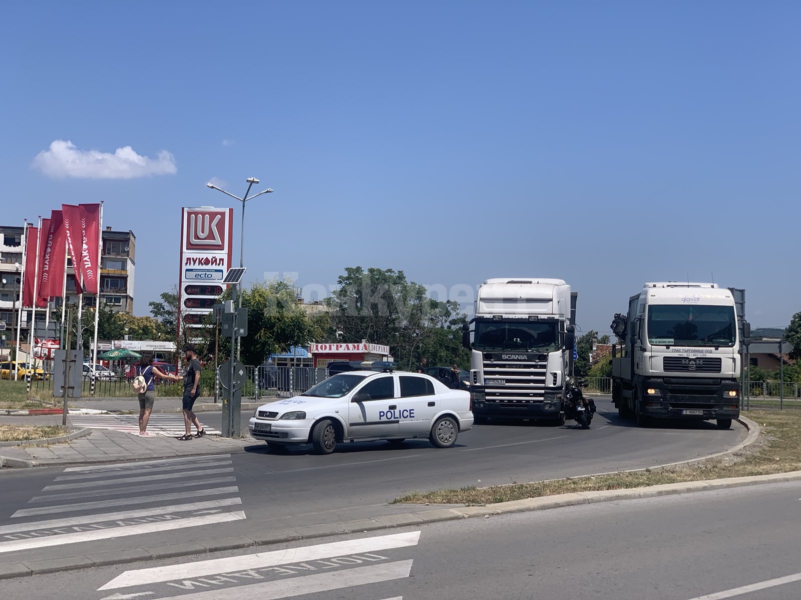 Моторист задръсти възлово кръстовище във Враца СНИМКИ : Konkurent.bg