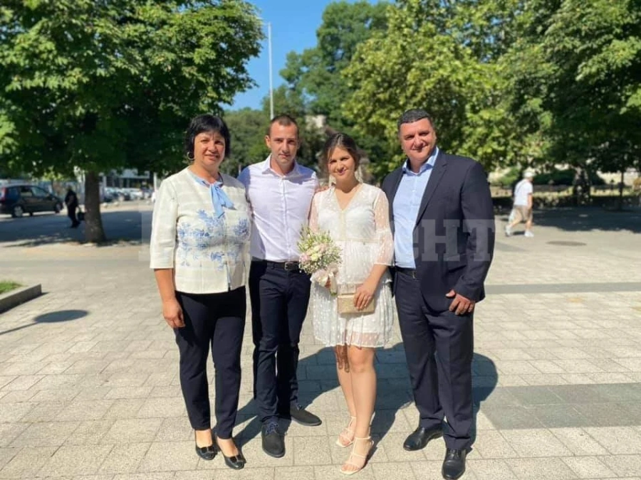Кметът на Оряхово омъжи голямата си дъщеря СНИМКИ