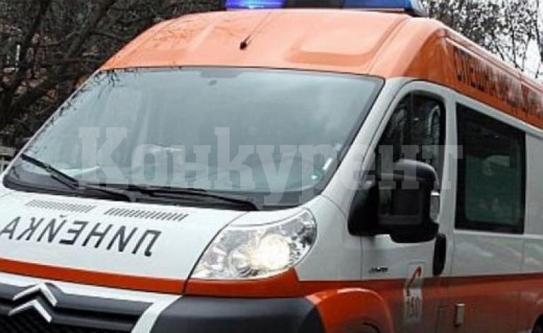 Странно! Мъж пострада по време на ремонт на улица