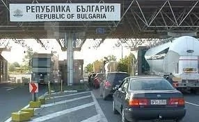 Какво се случва? Кошмар при границата със Сърбия