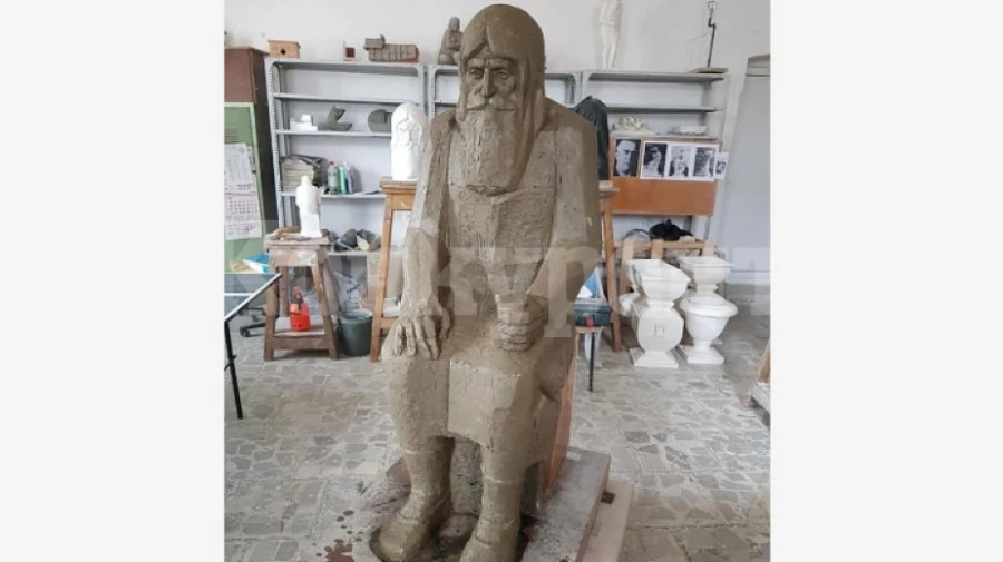 Ученици изработват паметник на дядо Добри