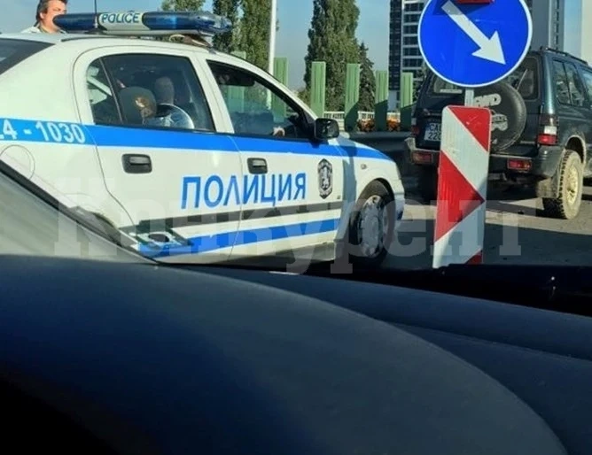 Шофьор се заби в камион, с комоцио е