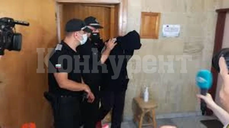 Луд за връзване! Арестуваха мъж, крещял и заплашвал съдии в Монтана ОБНОВЕНА
