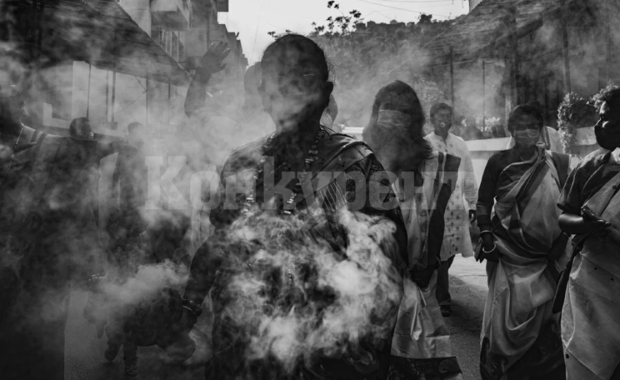 Индийци затъват в огромни дългове към болници, заради пандемията