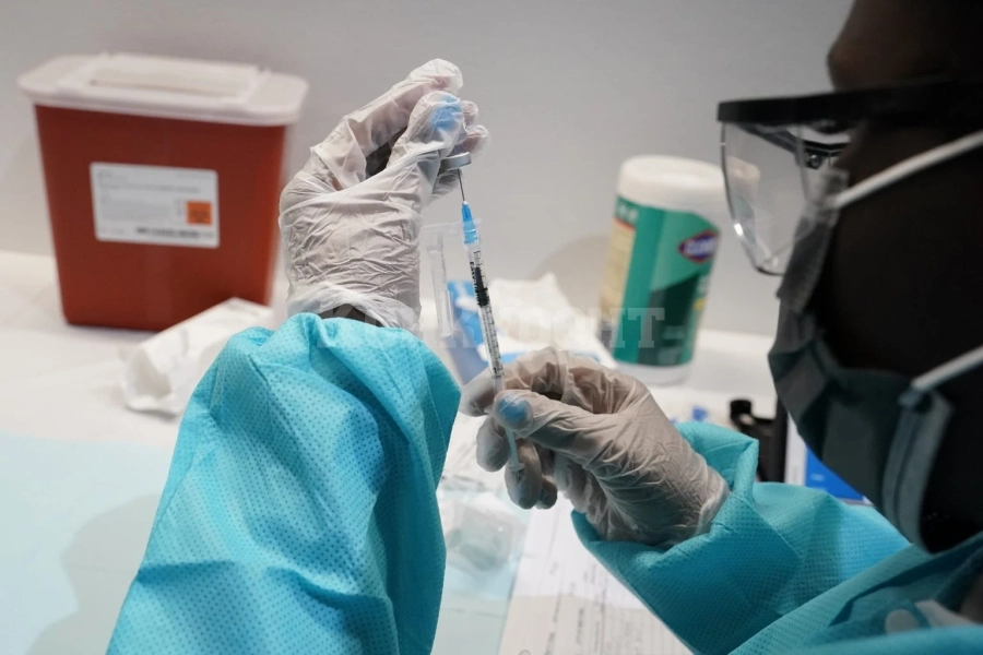 Pfizer и Moderna започват изпитвания на ваксините срещу COVID при деца между 5 и 11 години