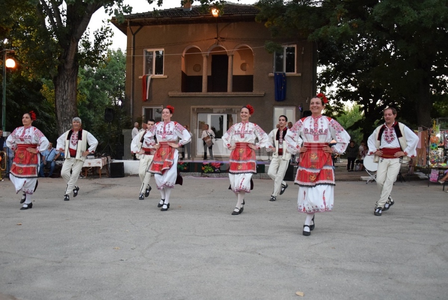 Започна традиционният събор на село Градец СНИМКИ