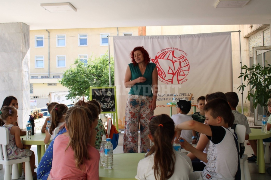 Как се прави невидимо мастило - Детска научна лаборатория във Враца дава отговор