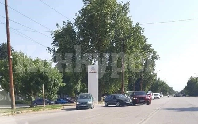 Каръци на годината! Шофьори се удариха пред КАТ във Видин