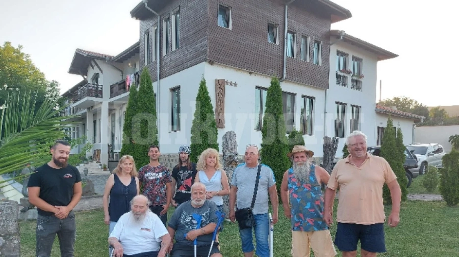 Започна пленерът по дървопластика и живопис в берковското село Слатина