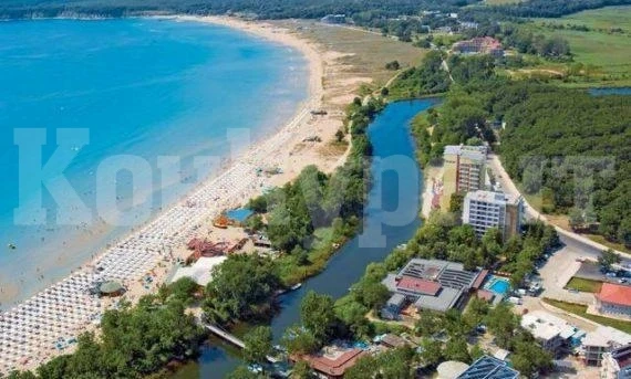 Деца от Враца изреваха от хотел на морето. Организаторката твърди, че всичко е наред