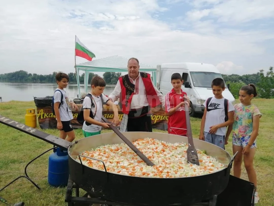 Чакат Ангел с юнашкия тиган и в Ружинци, вижте кога