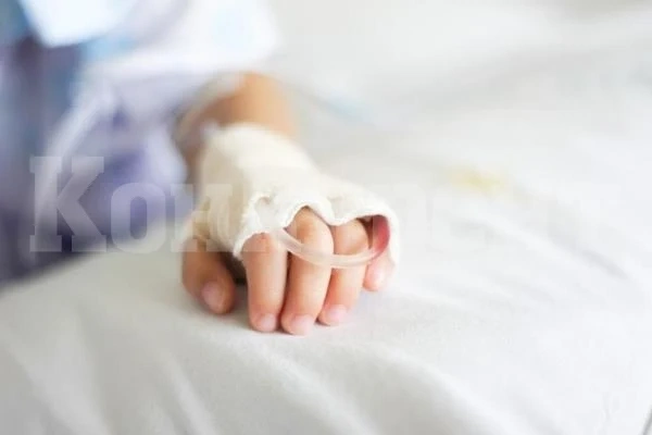 Кола прати в болница 4-годишно дете 
