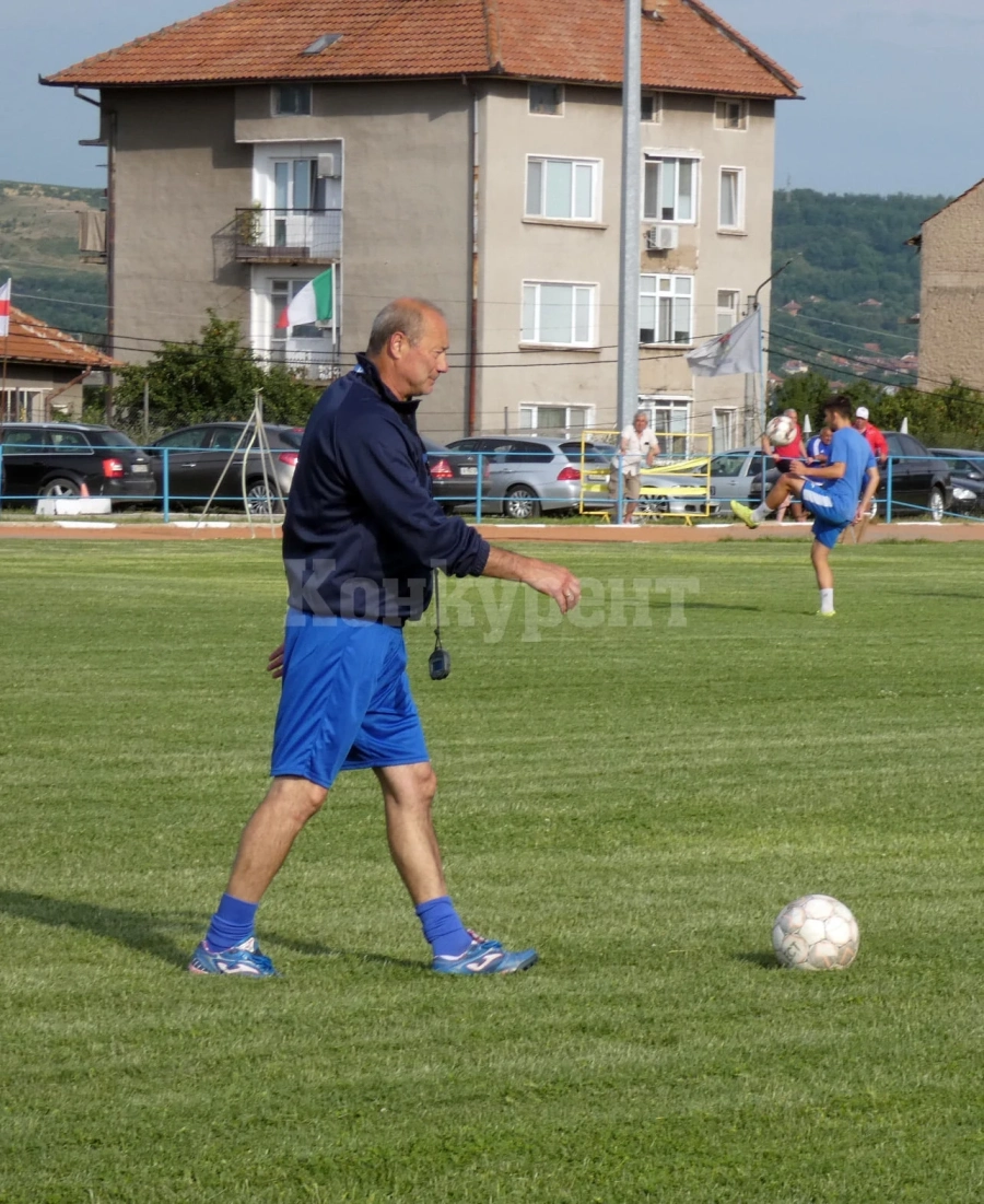 Левски пропусна дузпа и загуби от Спортист в Лом
