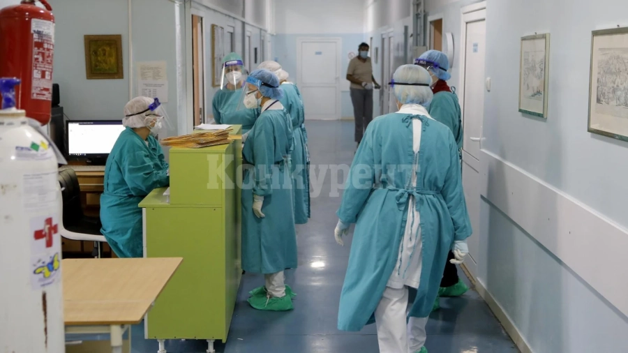 КОШМАР: Топ джебчийка обира лекари и сестри