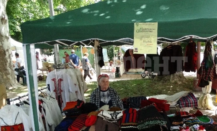 Българските носии все още са част от живота ни