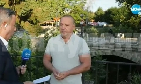 Оправдаха кмета на Калофер за мъжкото хоро в река Тунджа