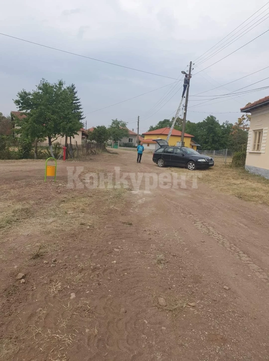 Довършват детски кът в Ружинци