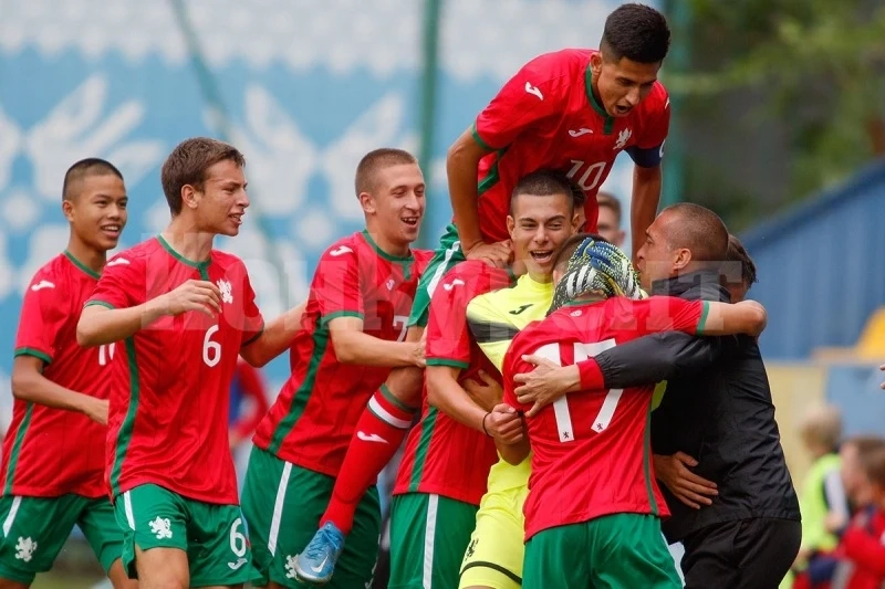 Грозданов бележи за победа на U17 над Беларус