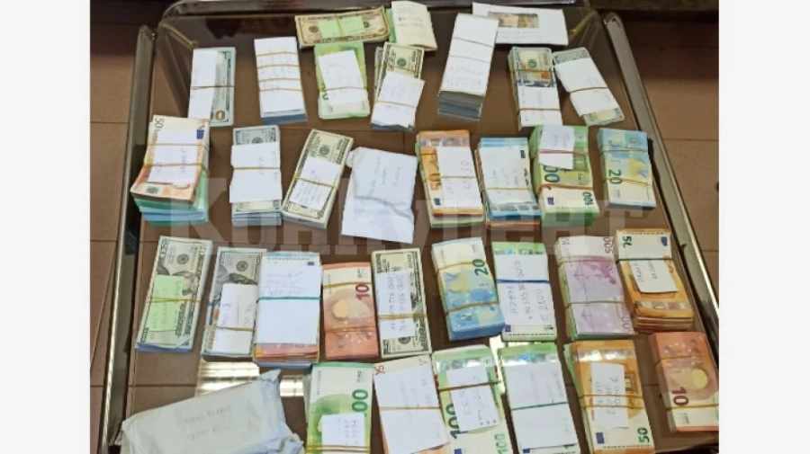 Задържаха крупна сума в евро и долари на Дунав Мост 2
