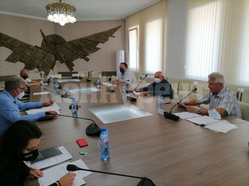 Дни преди старта на преброяването не достигат преброители в община Враца