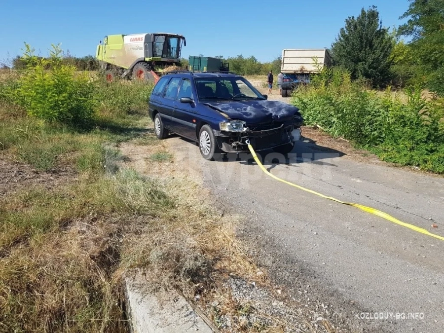 Млад шофьор катастрофира на околовръстното шосе на Козлодуй СНИМКИ