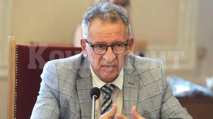 Въпреки протестите: COVID мерките няма да бъдат разхлабвани засега