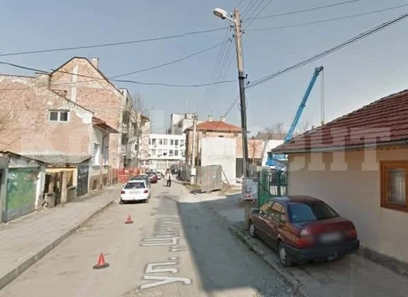 Ремонт спира трафика по централна улица във Враца