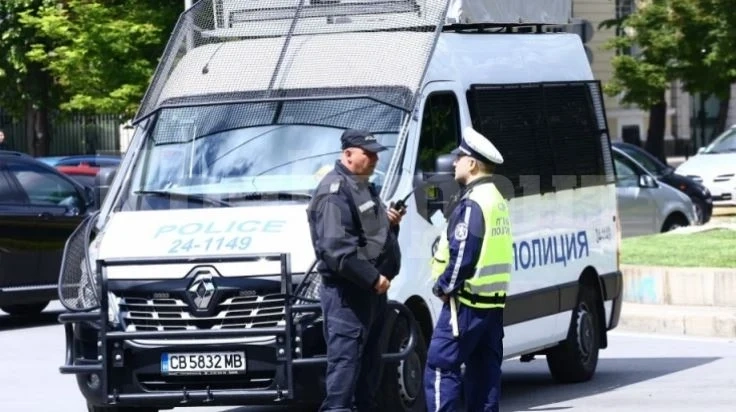 Мъж влезе в Спешното в Сандански и стана страшно, полицаите не го спряха