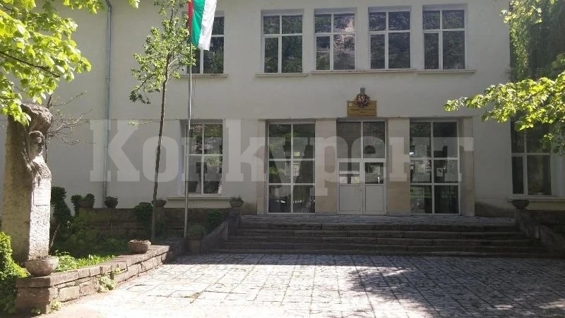 Обявиха конкурс за директор на гимназията по каменообработване в Кунино