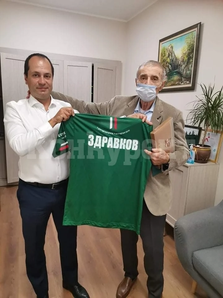 Кметът на Враца поздрави Илия Здравков за рождения му ден