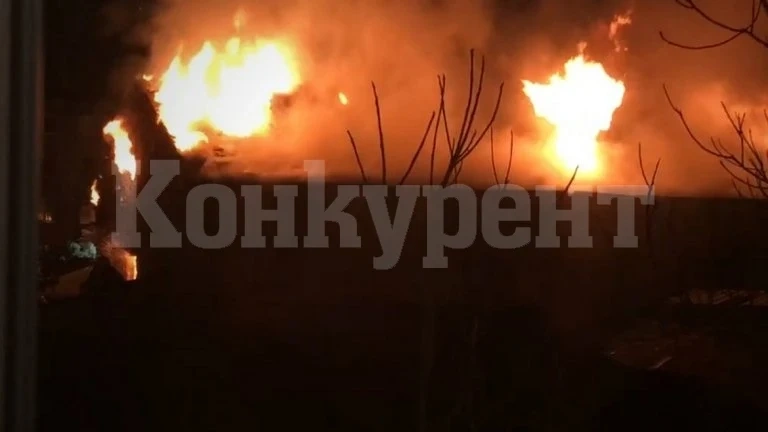 Огън изпепели постройка в Дондуково