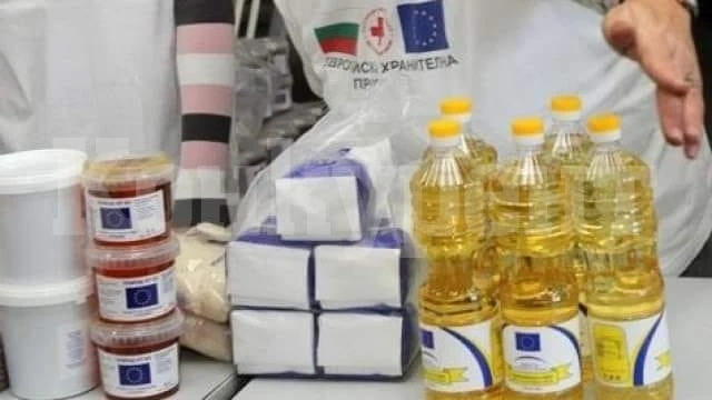 Раздават европейските помощи от храни на най- нуждаещите се в Монтанско