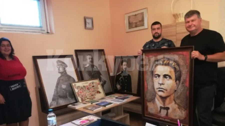 Родолюбец дари книги и портрети на герои на видинския музей