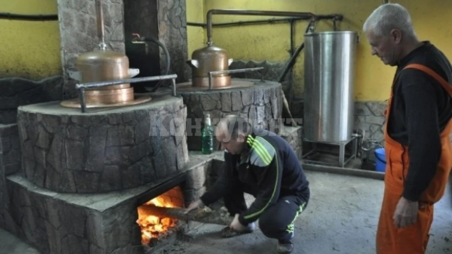 COVID удари и домашната ракия