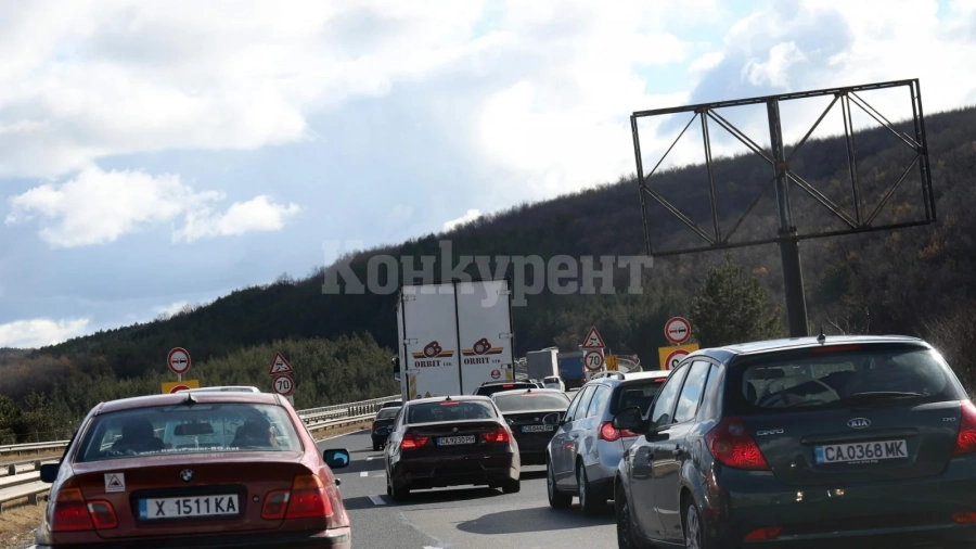 АВТОПАРК: Българите с най-малко автомобили в ЕС (ВИЖТЕ КЪДЕ КАРАТ НАЙ-СТАРИТЕ КОЛИ)
