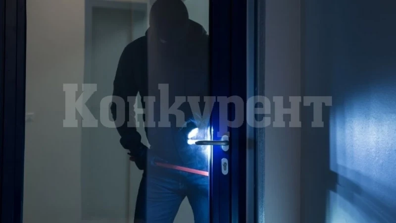 Крадец разби вила, тръгна си с музикална уредба