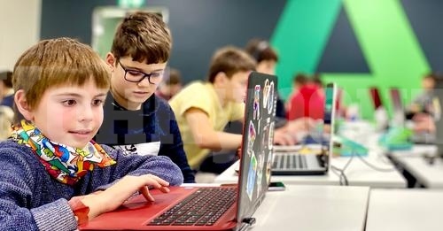 Училищна Телерик академия отвори приема за безплатните си ИТ обучения за ученици във Враца