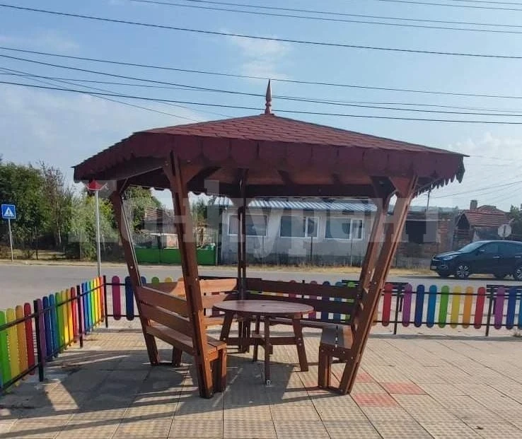 На нова беседка се радват в Чорлево
