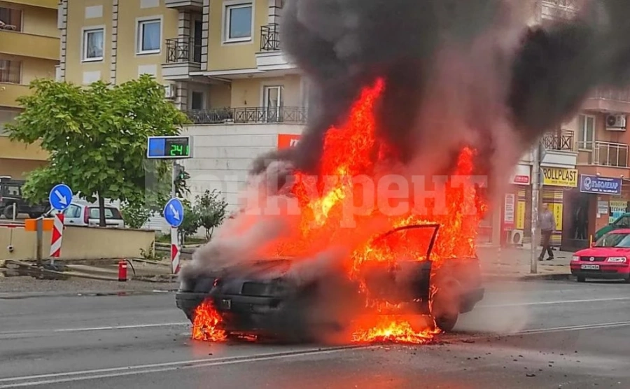 Кола изгоря на столичен булевард