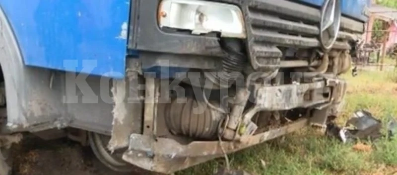 Камион влезе в двора на къща в Гложене СНИМКИ