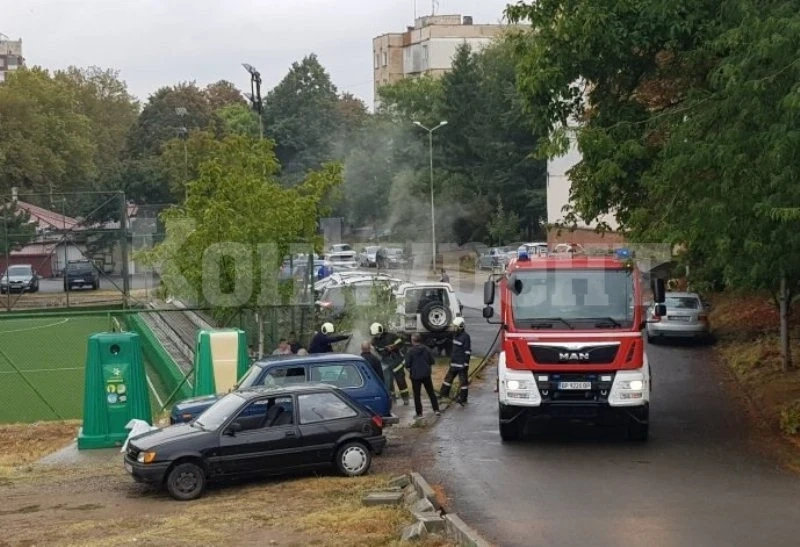 Горя подземен контейнер до заграденото игрище в Козлодуй СНИМКИ
