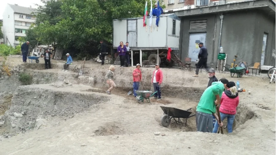 Богати находки в началото на новия археологически сезон в антична Бонония