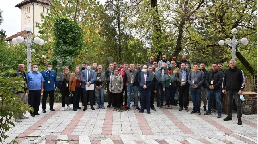 Пожарникари и доброволци от Мездра взеха участие в обучение в Румъния