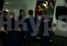 След донос! Хванаха 20 мигранти натъпкани в бус край Враца, карал ги ломчанин