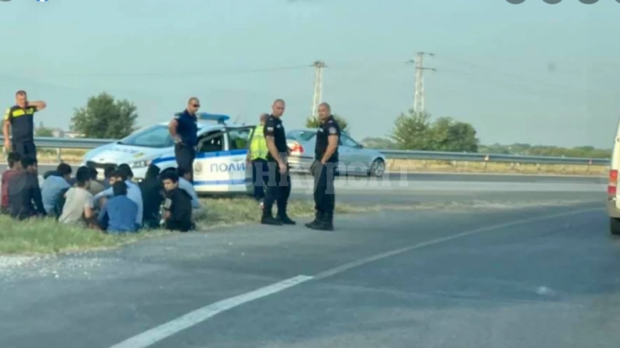 Задържаха поредни бежанци на бензиностанция в Стара Загора