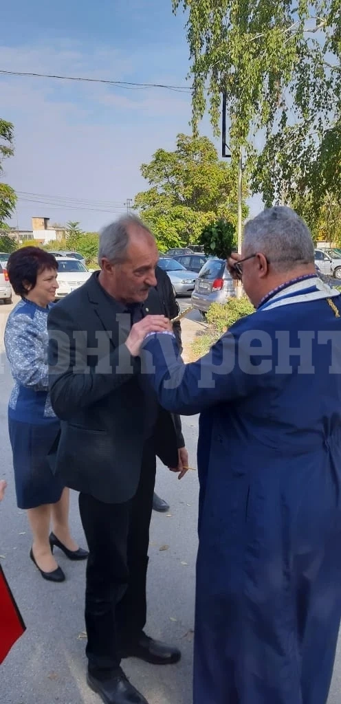 За втора година в пандемия болницата в Монтана отбеляза Деня на българския лекар   